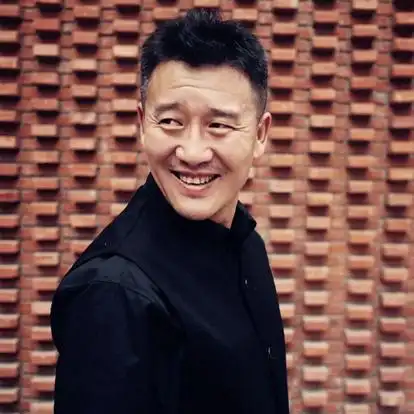 10月29日出生于吉林省,中国大陆男演员,汉族,就职于中国国家话剧院