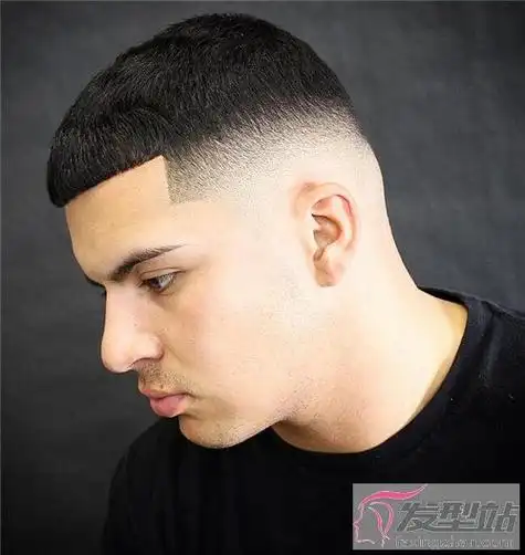 时尚男士莫西干短发 三面剃寸头帅气设计