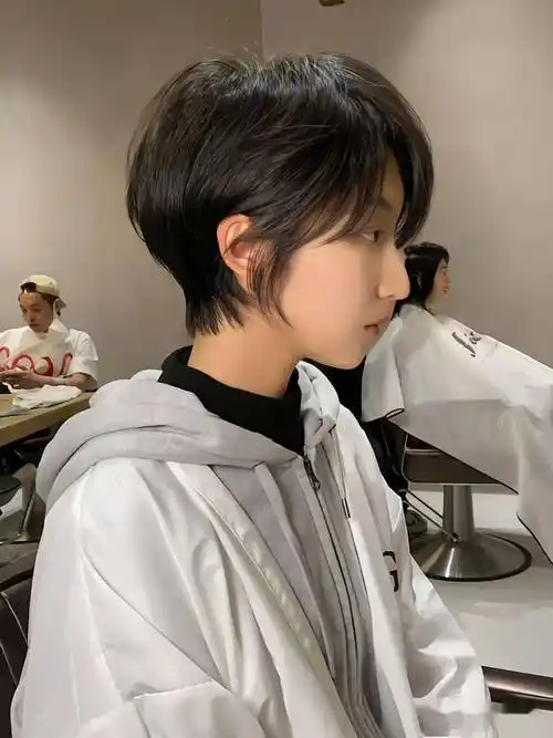 2023春夏气质超短发剪一剪,显高显年轻._发型_网络_内容
