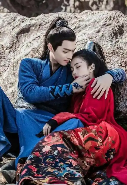 许凯和白鹿拍吻戏导演说了五个字两人就都害羞到不敢对视