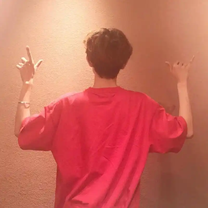 王源 #迷之拍摄角度 #背影杀系列  - 抖音