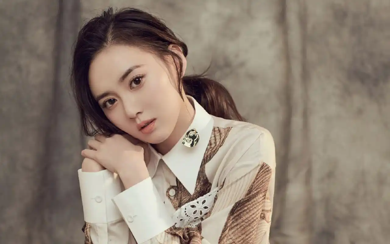 江铠同温柔优雅写真图片高清桌面壁纸