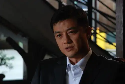 《纯真的年代》热播 李亚鹏应采儿"情"字当头