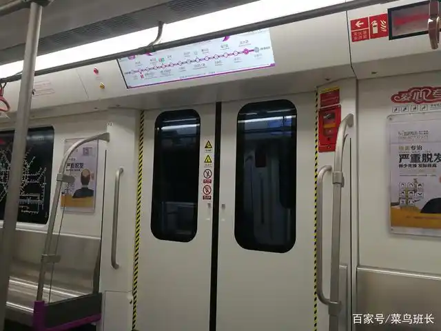 成都地铁五号线车站掠影