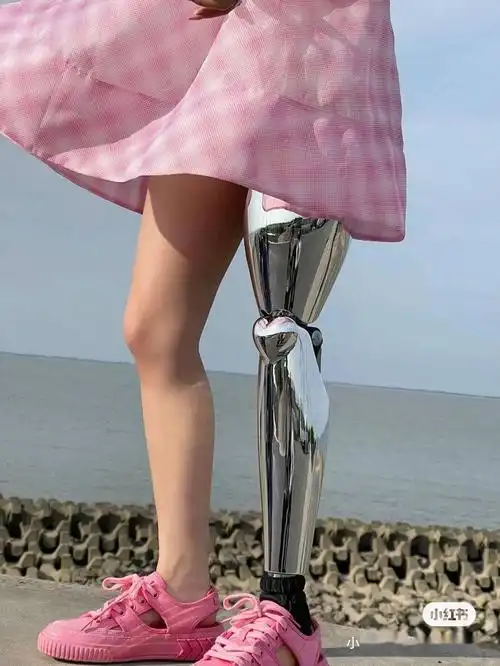 这些女神不一般逐渐赛博朋克化的义肢模特