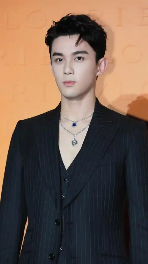 三石弟弟真的长大了,是个搞事业霸气总裁#吴磊