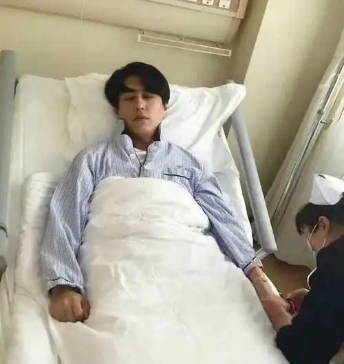 病床抱尿壶,被蚊子咬也要晒,我真是被气笑了|薛之谦|张庭|王俊凯