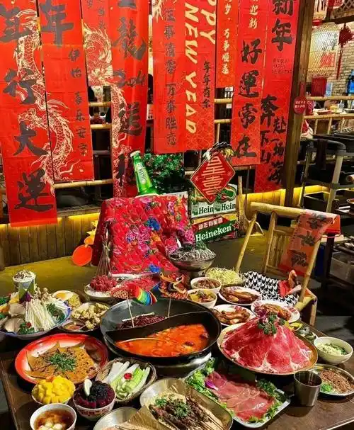 看海底捞,大龙燚,后火锅等,如何赚取"龙年第一桶金"!