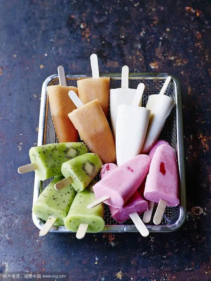 各种不同口味的水果雪糕