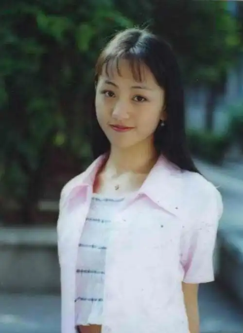 回顾她错过了张艺谋冯小刚出道至今她成了万年女二