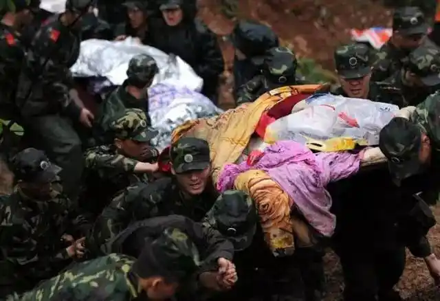 10周年祭2008年5月12日汶川地震共造成69227人死亡回忆是为了不遗忘