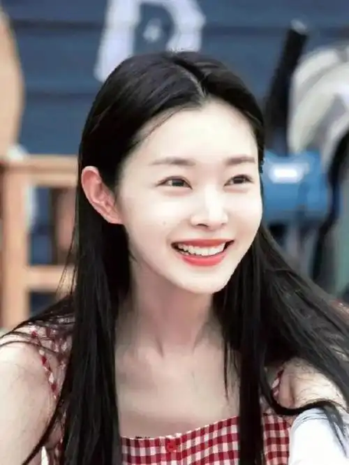 女人的5种脸型:鹅蛋脸最标准,瓜子脸颜值高,第5种"毁全部"