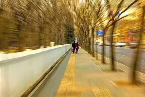 酷炫的"爆炸式变焦",是这样拍出来的