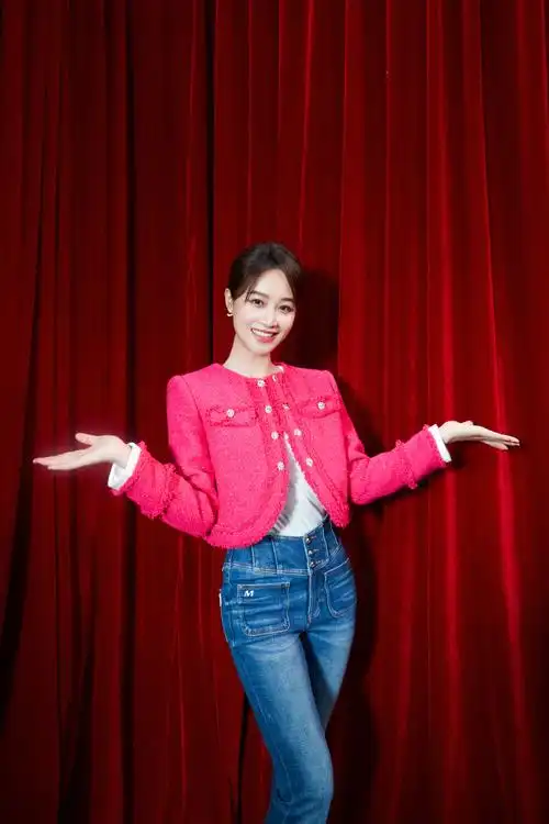 #江苏卫视春晚##蓝盈莹刘同左凌峰小品你的名字#