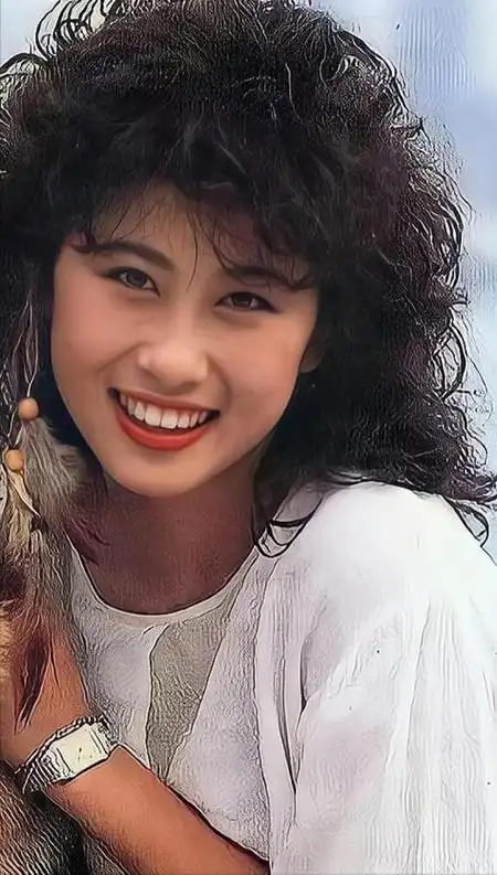 回顾叶倩文36岁嫁大14岁林子祥婚后分房6年61岁至今无子女