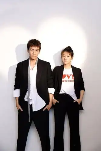 小李琳和老公拍写真,经超分享如何经营爱情和家庭,让人感动!