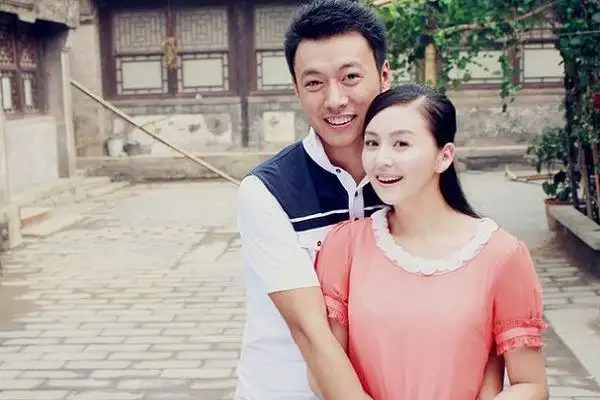 出道20年零绯闻,老公苦追十年终于抱得"美人归",被宠成公主