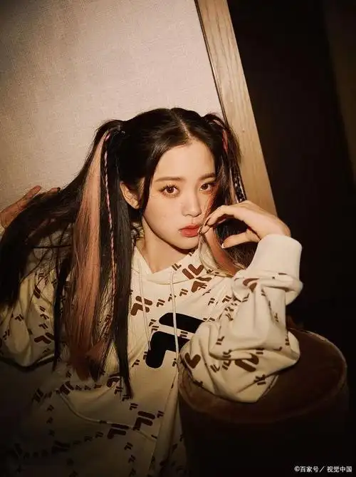 欧阳娜娜少年时已成名学业归来正青春