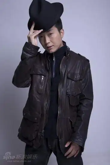 资料图片李玉刚男装艺术照2