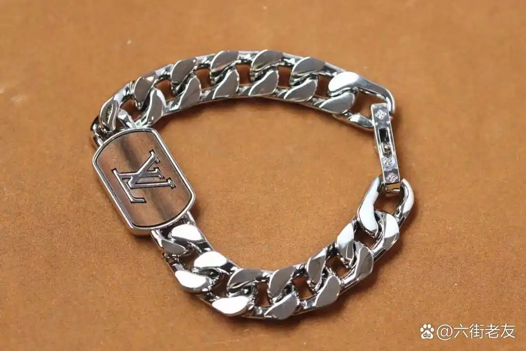 lv古巴手链 路易威登/lv shades 银色古巴手链 lv shades 手链以抛光