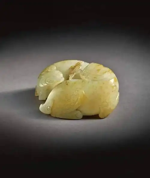 2020纽约苏富比古玉拍卖成交价1160万黄玉雕瑞兽500万玉马首