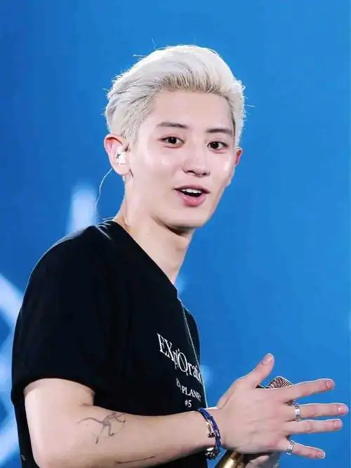 98灿烈北鼻可可爱爱#exo朴灿烈  #朴灿烈  #朴灿烈壁纸  #南韩颜霸