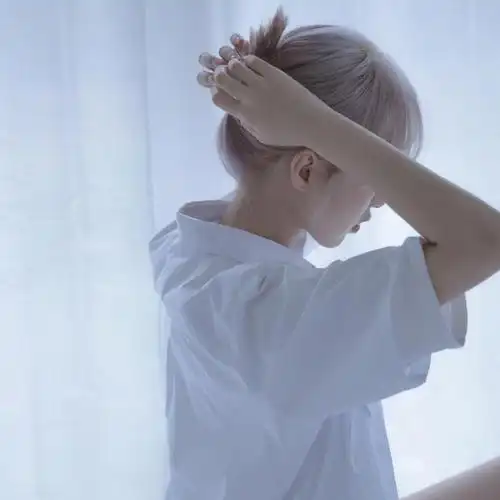 女生头像纯洁白色系