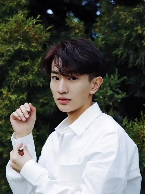 狐友国民校草庄源17岁校草梦想成为像彭于晏一样传递正能量的爱豆