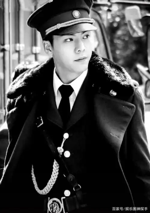 《老九门》中张启山的扮演者陈伟霆,应该是军阀造型里数一数二的吧