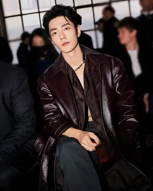 肖战:人间古驰来了 肖战的胸肌终究是让人睡不着觉的节奏啊!