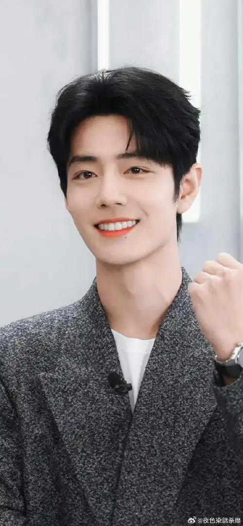 主持人cue肖战居中梗##肖战直播出图