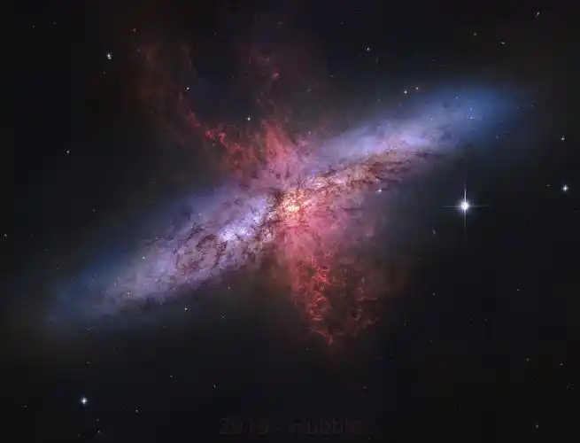 m82:吹出超级星系风的星系 – nasa中文