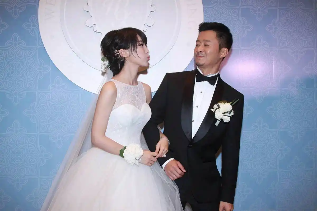 吴京倒霉熊 中秋节发了个头条被骂得狗血淋头