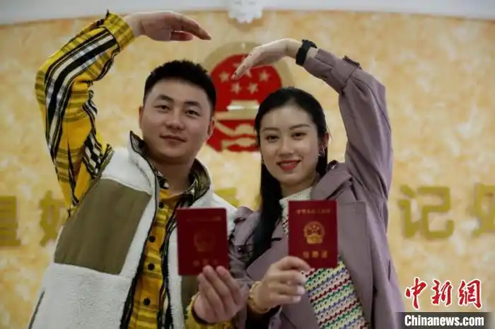 (李晛)2021年3月14日,是白色情人节,也是许多新人视为结婚登记的"好