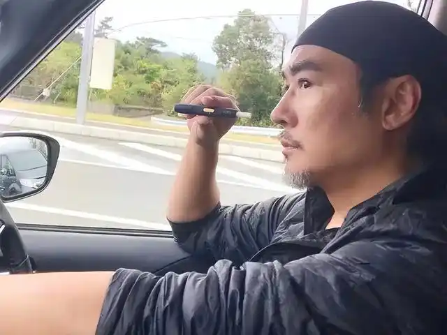 55岁焦恩俊近况令人担忧,满脸通红眼里含泪水,血压飙升心率过速