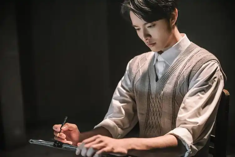 《失踪人口》热播 网友喊话吕聿来"骨子里都是戏"