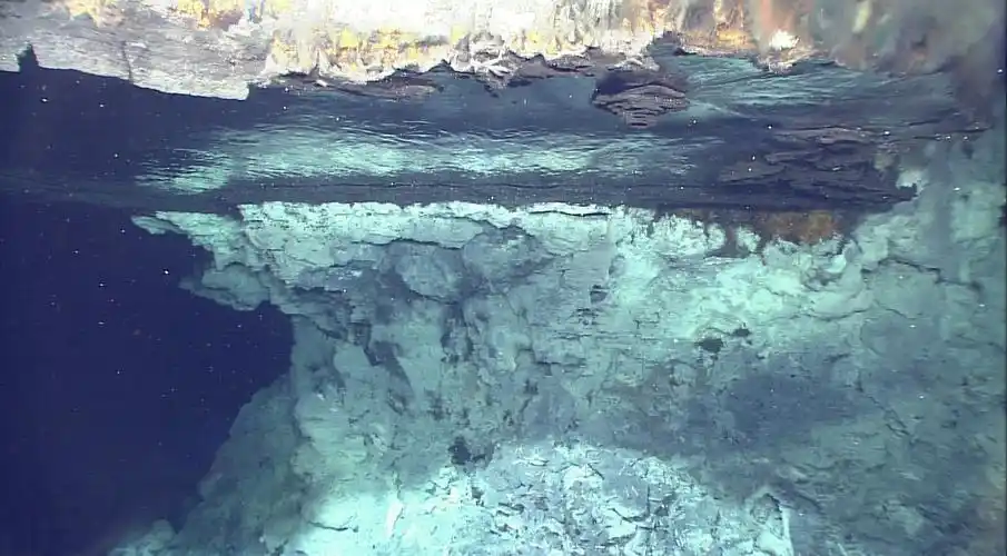 重磅!我国科学家首次在深海热液区发现气态水