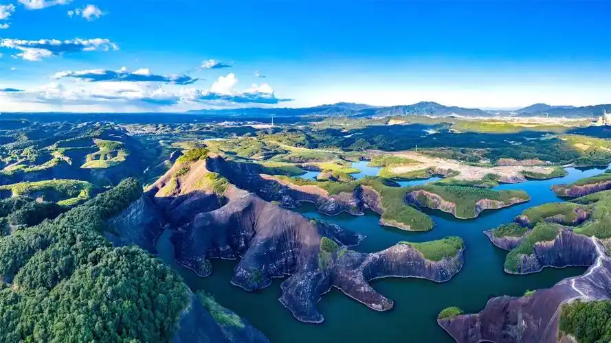 祖国地大物博,各地区的奇观异景.