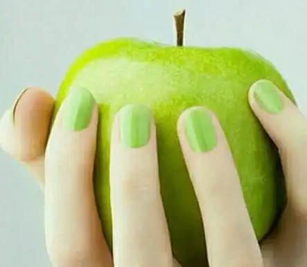 清爽整个夏季,绿色美甲图片欣赏