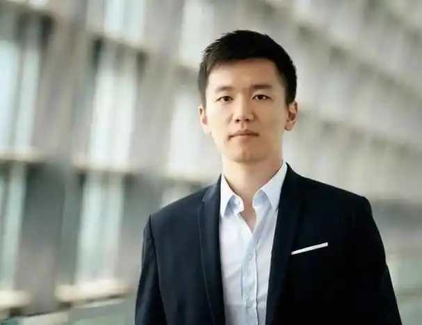 低调总裁张康阳曾婉拒章泽天今坐拥千亿成国米的掌舵者