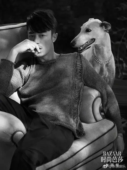 老干部霍建华致命"眼神杀",硬朗性感惹人遐想