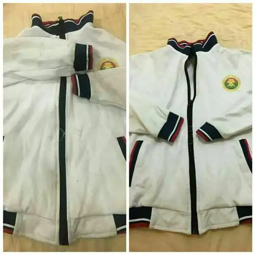 这么脏的校服怎么办?  不能买新的,穿着好恶心,那就--泡!