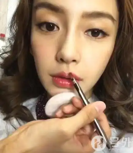 杨颖baby素颜上镜展示化妆全过程,化妆前后的差距有多大?