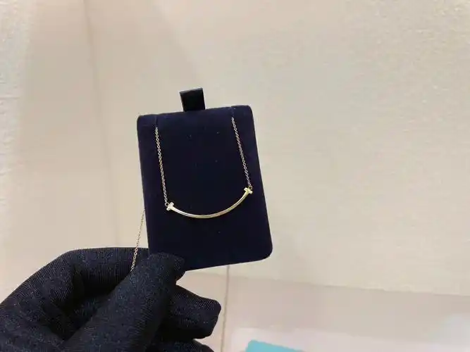 tiffany玫瑰金小号笑脸项链 9995 爆款保值904999