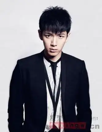 柯震东短发发型图片(柯震东帅气的照片)