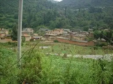 79平方公里, /p> p>海拔2000米,年平均气温13