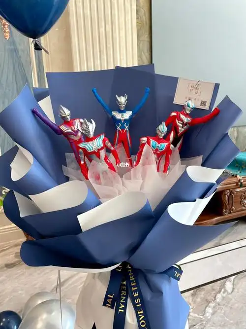 奥特曼布景配奥特曼花花