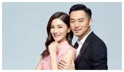 沙溢也是真的皮,拿电视剧中的人物关系逗妻子,恍然大悟的胡可被调侃后