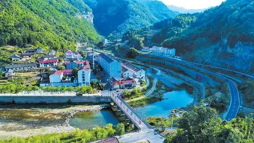 白杨坪林业开发管理区: 生态白杨诗意浓