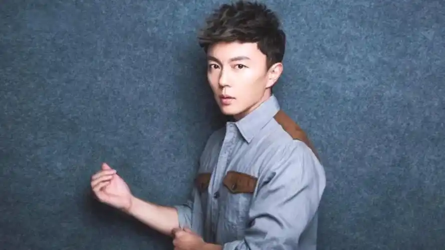 谢苗:因饰演李连杰儿子被人熟知,出道即巅峰却在爆火后反响平平